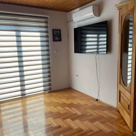 Preston Apartman *