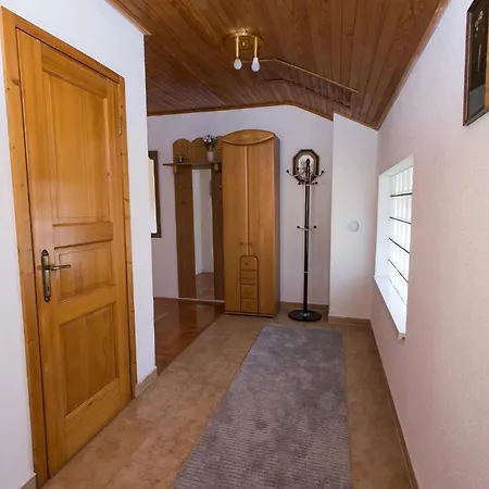 Preston Apartman *